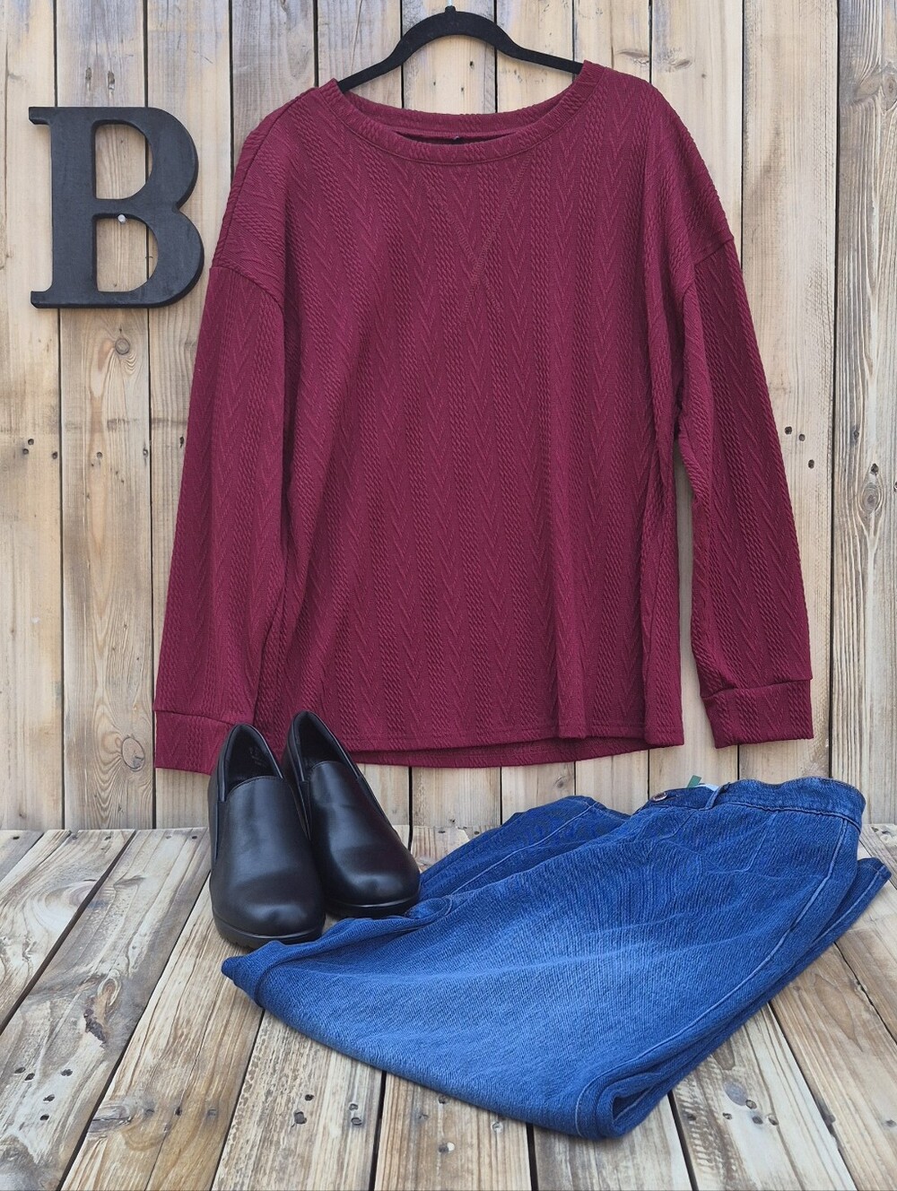 Women's Long Sleeve Textured Crewneck Sweater - Burgundy